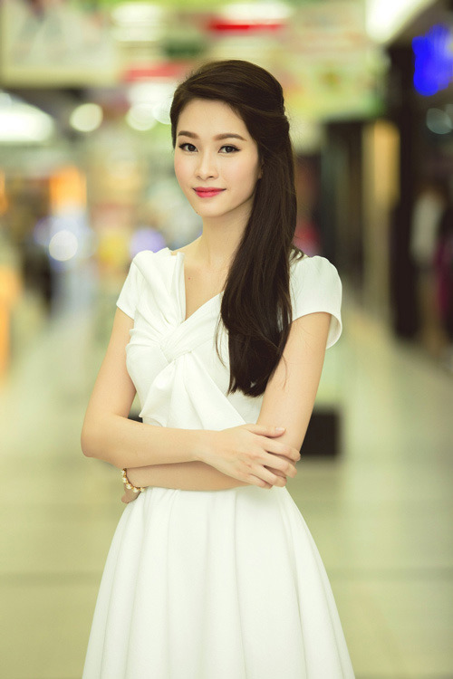 电影商务旅行女老板戴的帽子叫啥